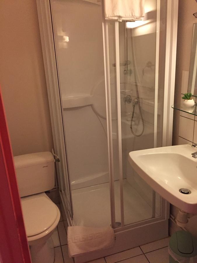 Hotel Le Bambi Baume-les-Dames Luaran gambar